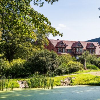 Bild eines Klosters - Äbtissin Dr. Ilsabe Alpermann